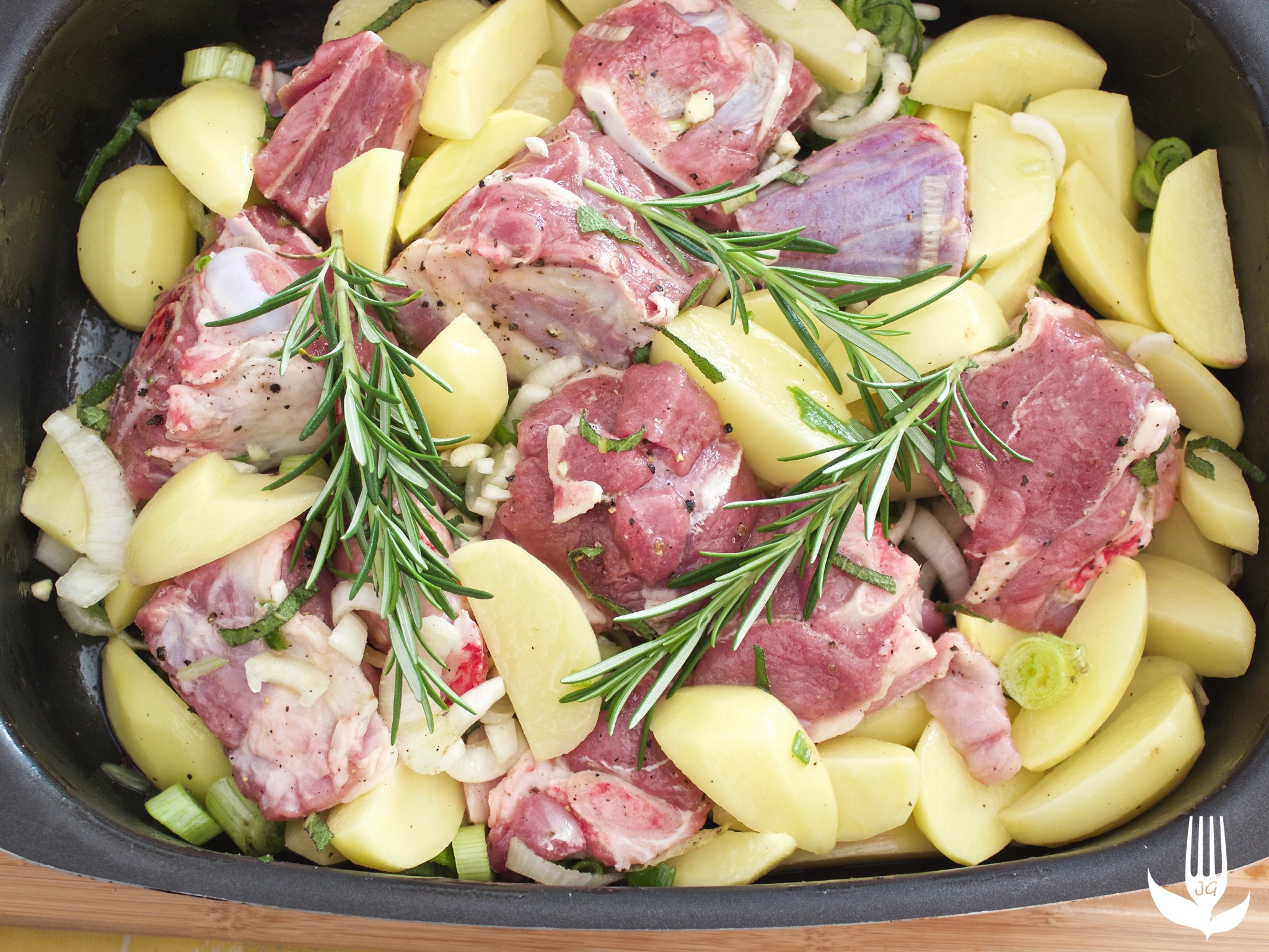 Agneau et pommes de terre au four - Jardin des gourmands